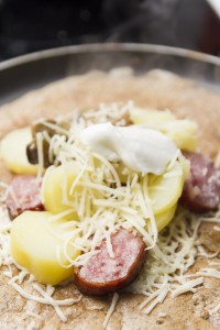 crepe salee saucisse patates fromage